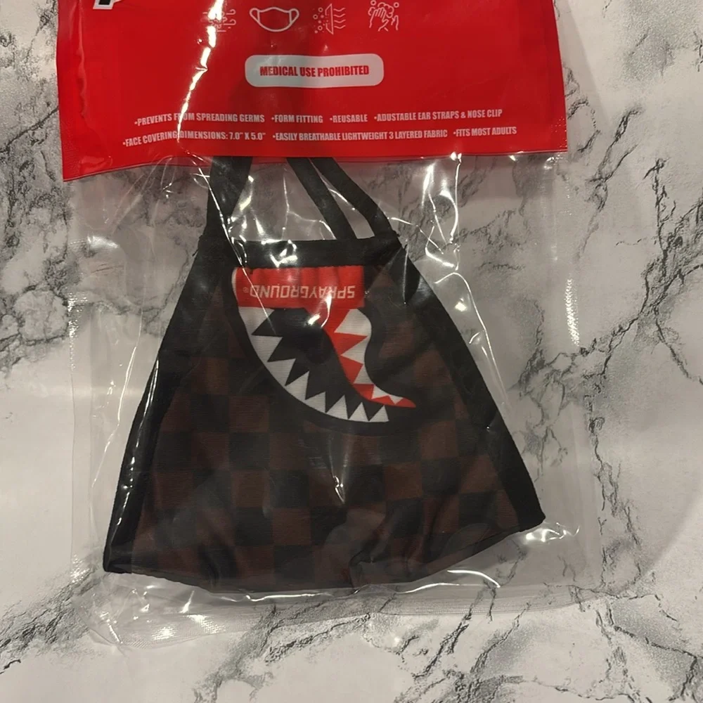 Sprayground Sharks in Paris Side Shark